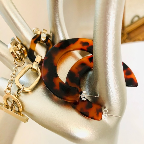 Vintage Tortoise Resin Jewelry - Picture 11 of 13